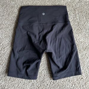 Lululemon Wunder Train hi-rise short 8”